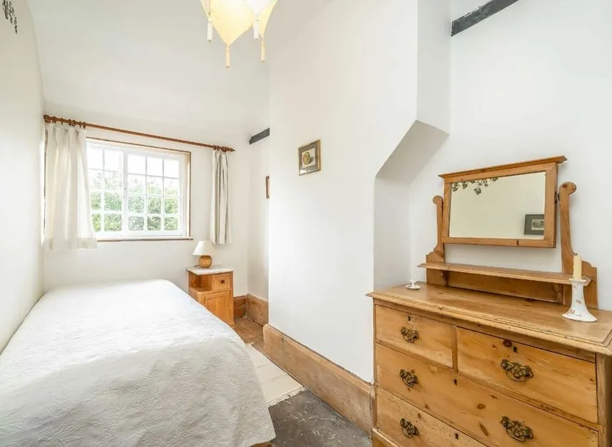 Station Road, Hampton, TW12, photo 7
