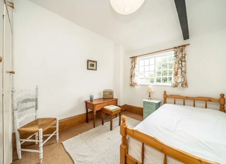 Station Road, Hampton, TW12, photo 6