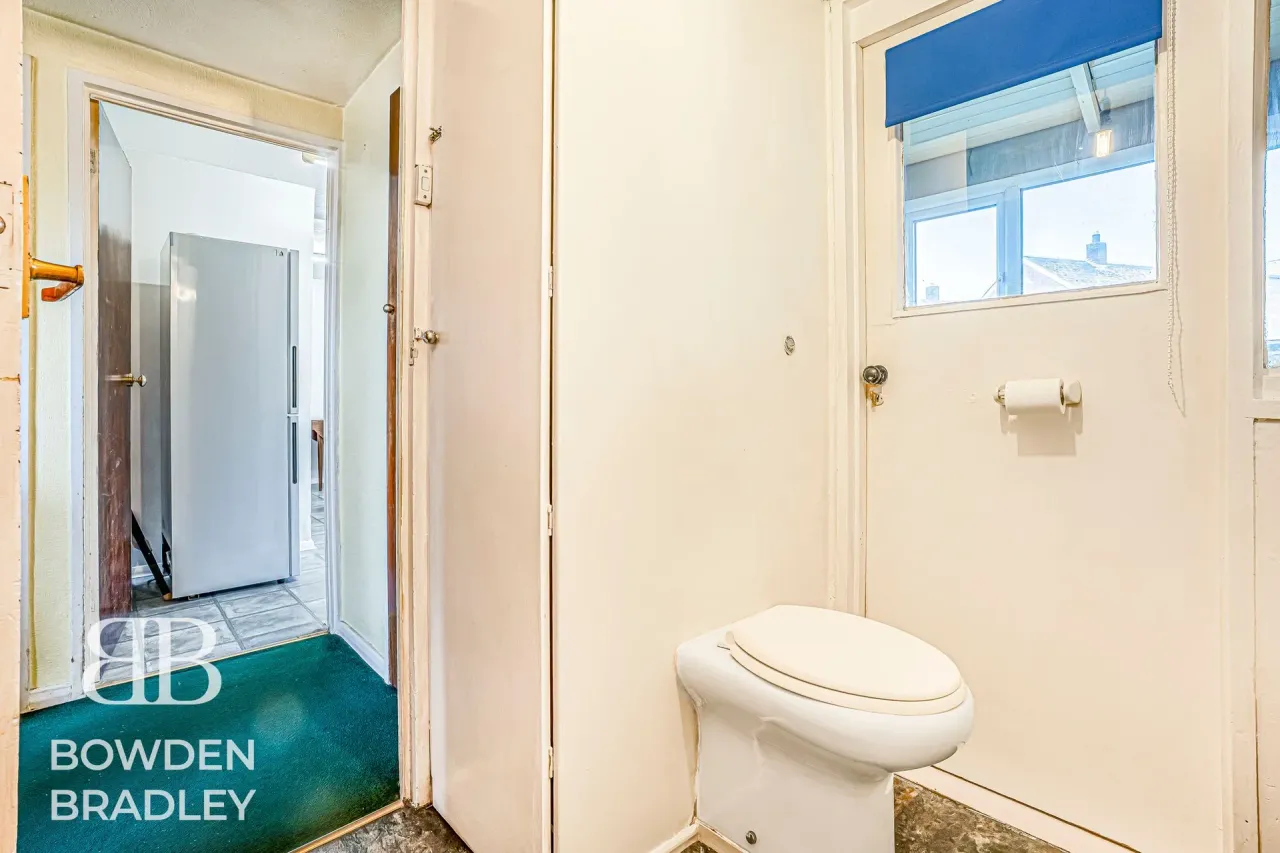 Fullwell Avenue, Clayhall, IG5, photo 38