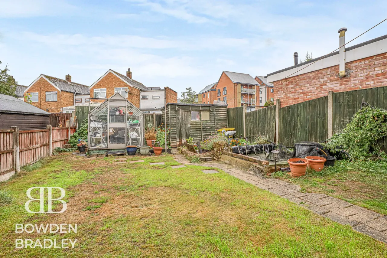 Fullwell Avenue, Clayhall, IG5, photo 39
