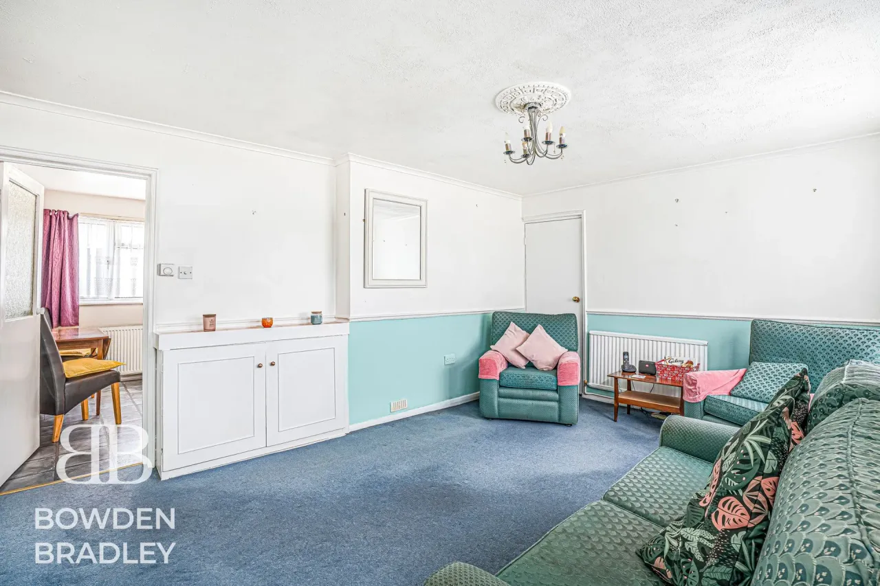 Fullwell Avenue, Clayhall, IG5, photo 24