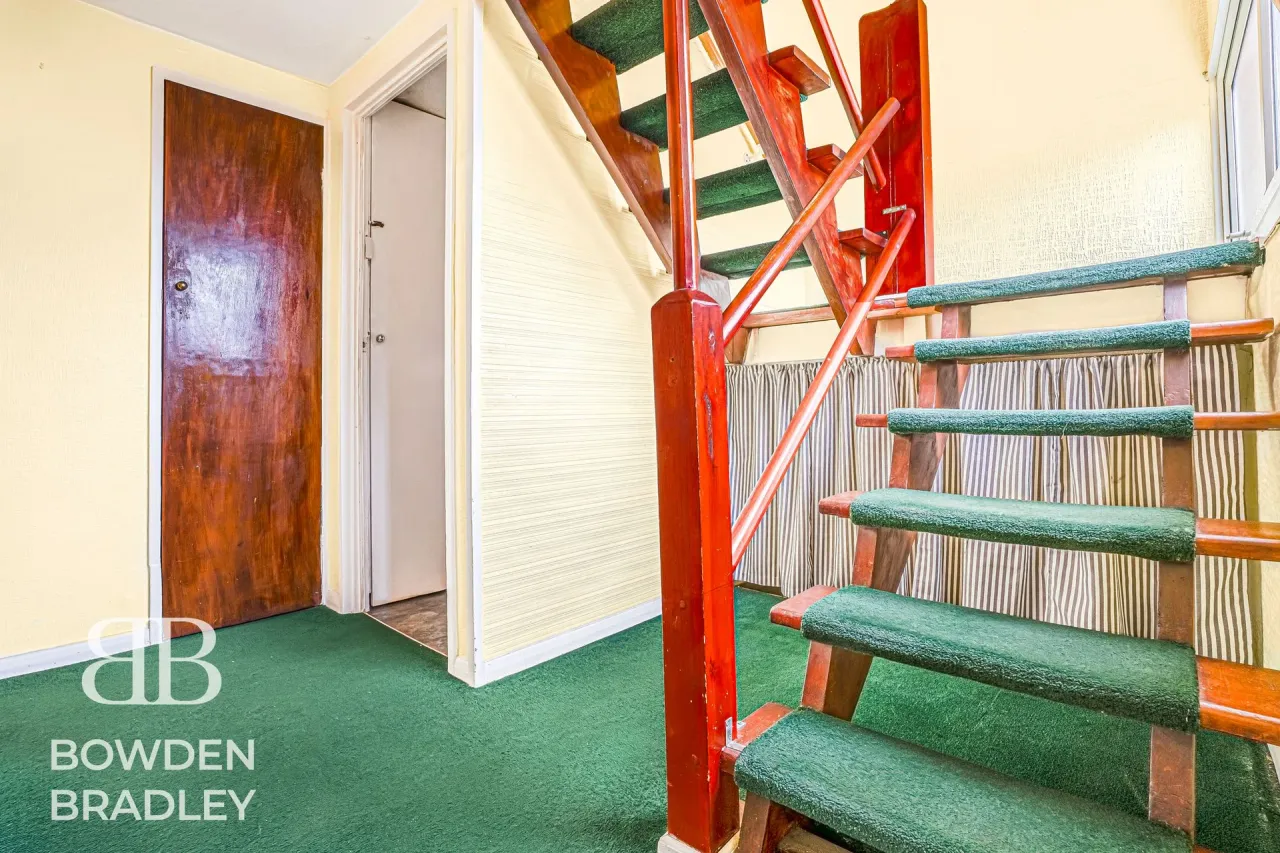 Fullwell Avenue, Clayhall, IG5, photo 11