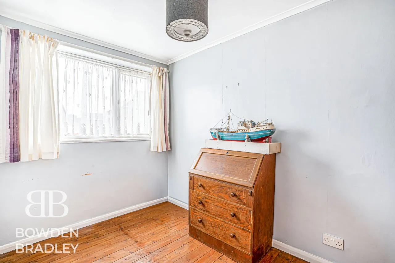 Fullwell Avenue, Clayhall, IG5, photo 14