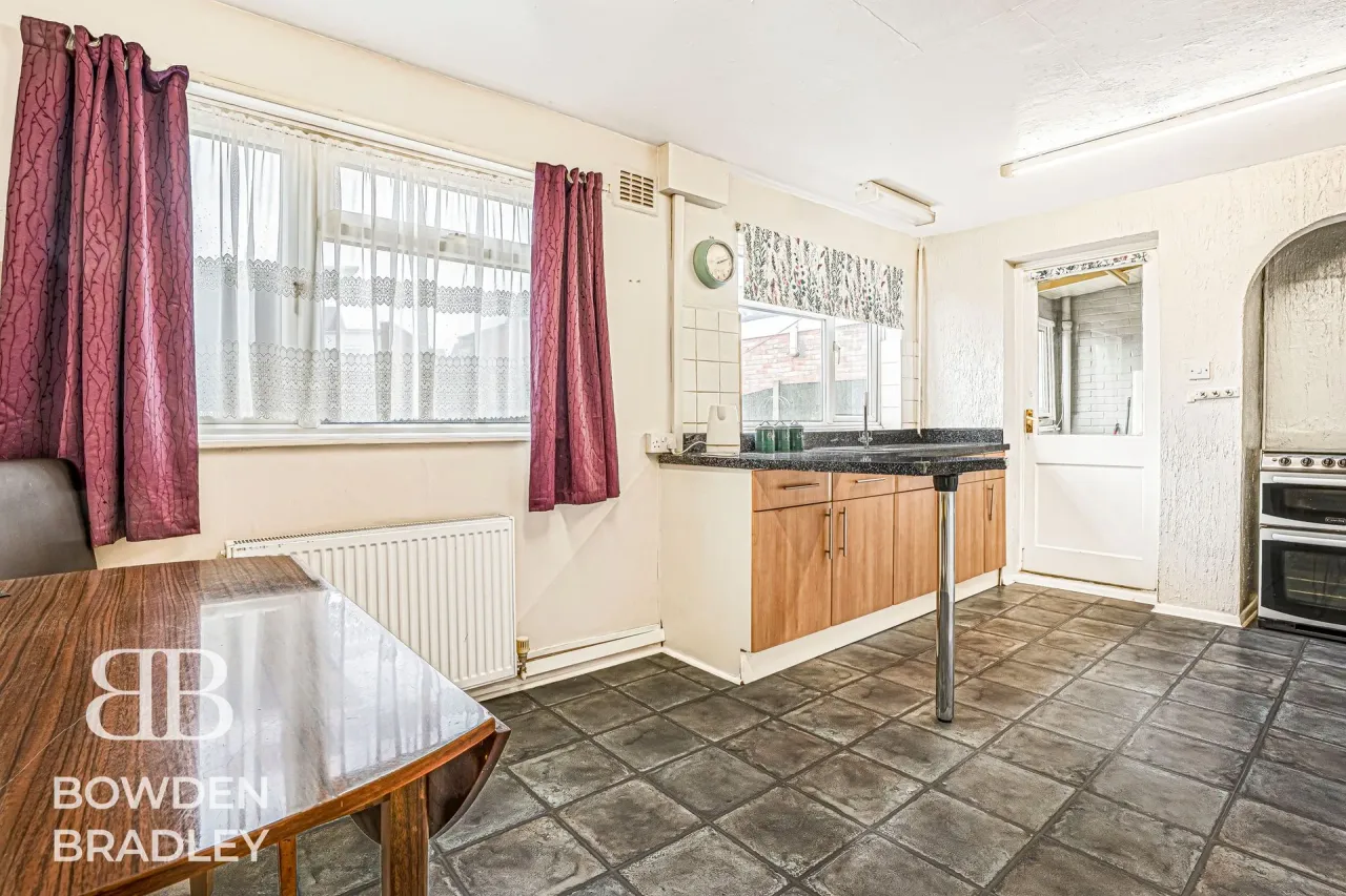 Fullwell Avenue, Clayhall, IG5, photo 25