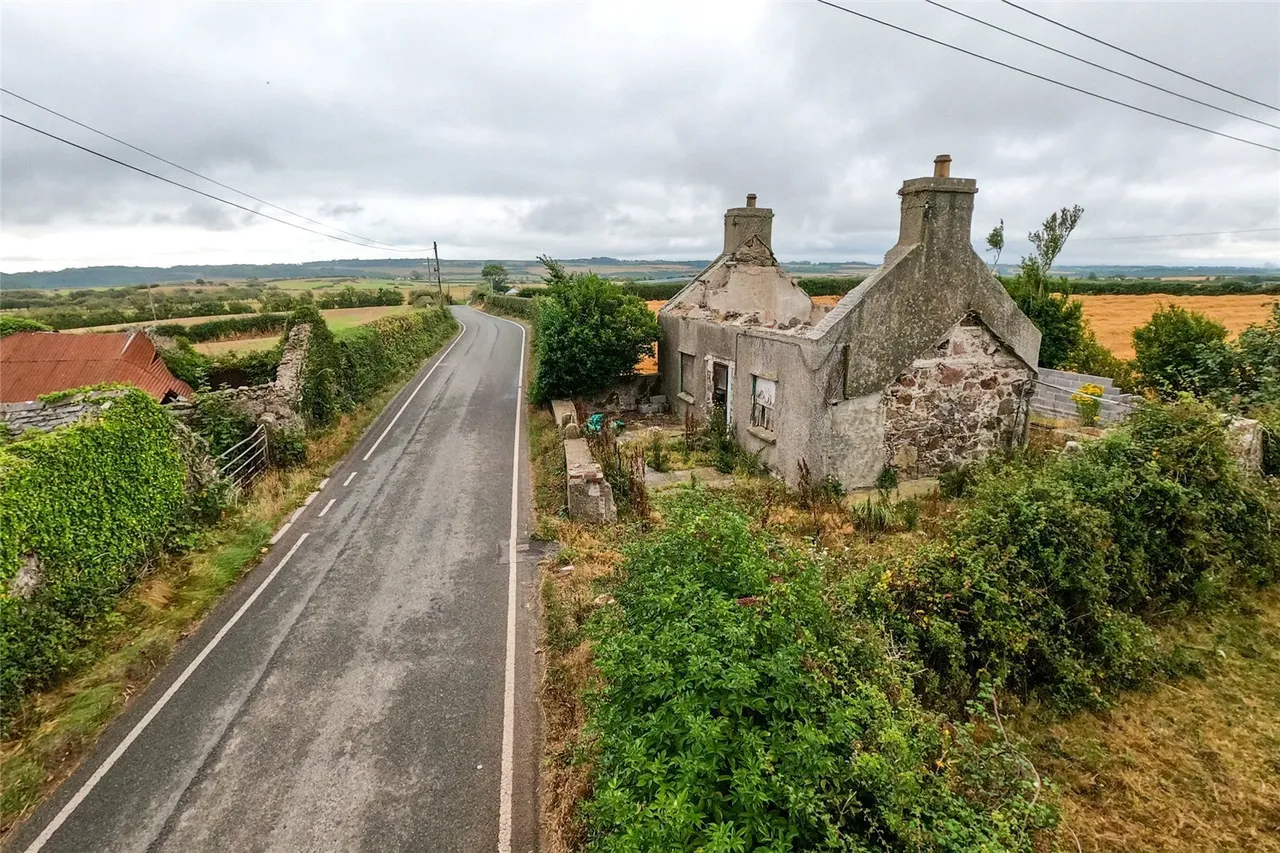 Maenaddwyn, Llannerch-y-Medd, photo 12