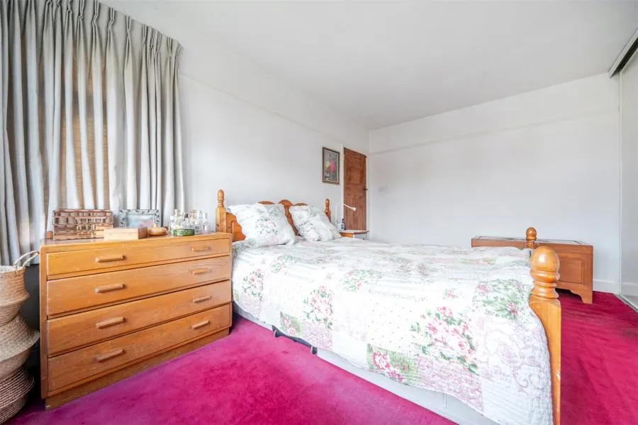 Balmore Drive, Caversham, RG4, photo 15
