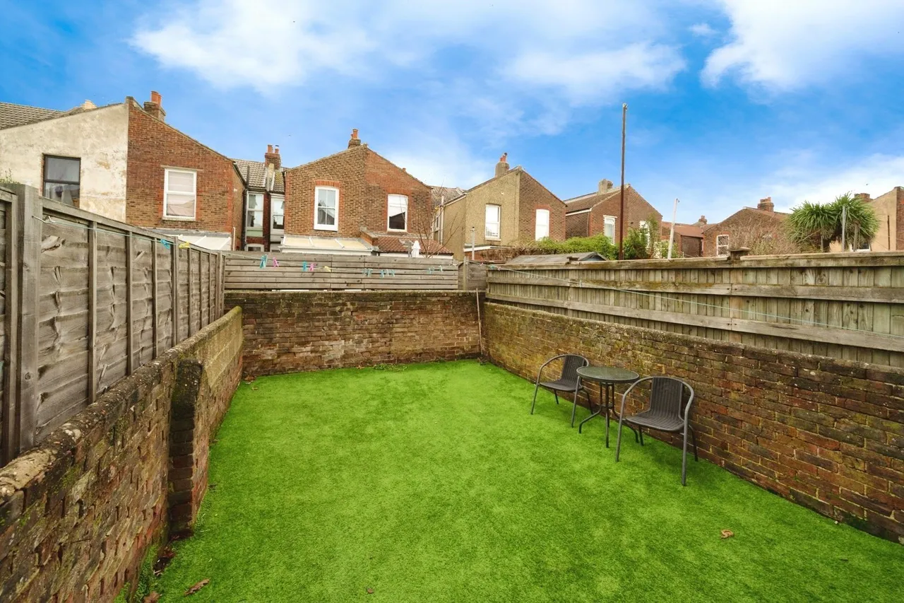 Weston Avenue, Southsea, PO4, photo 6