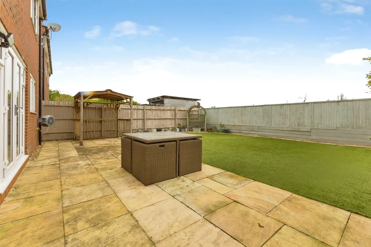 Pagnell Close, Wootton, NN4, photo 22