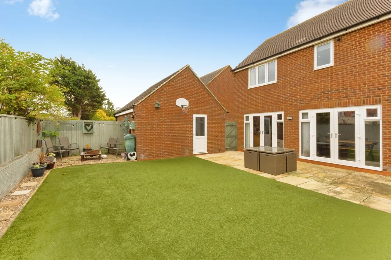 Pagnell Close, Wootton, NN4, photo 21