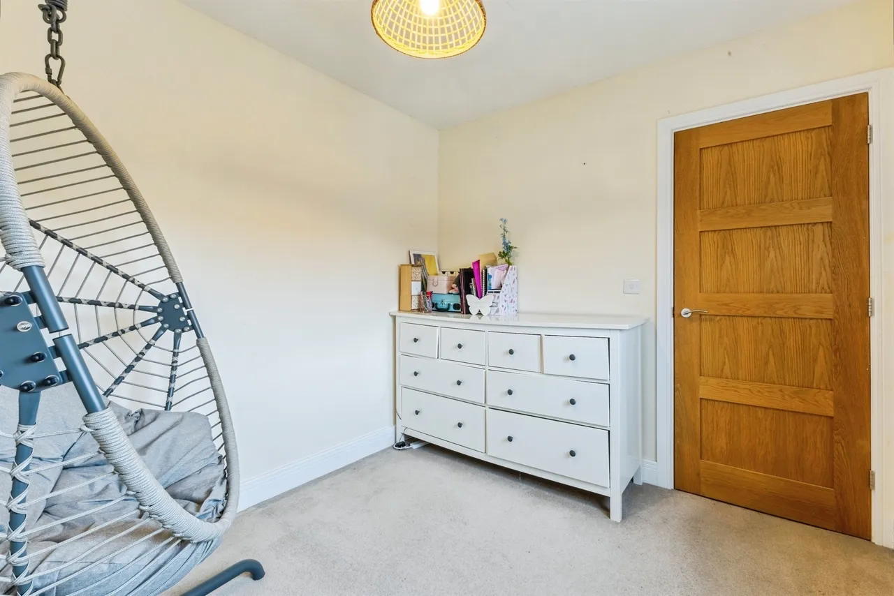 Pagnell Close, Wootton, NN4, photo 19