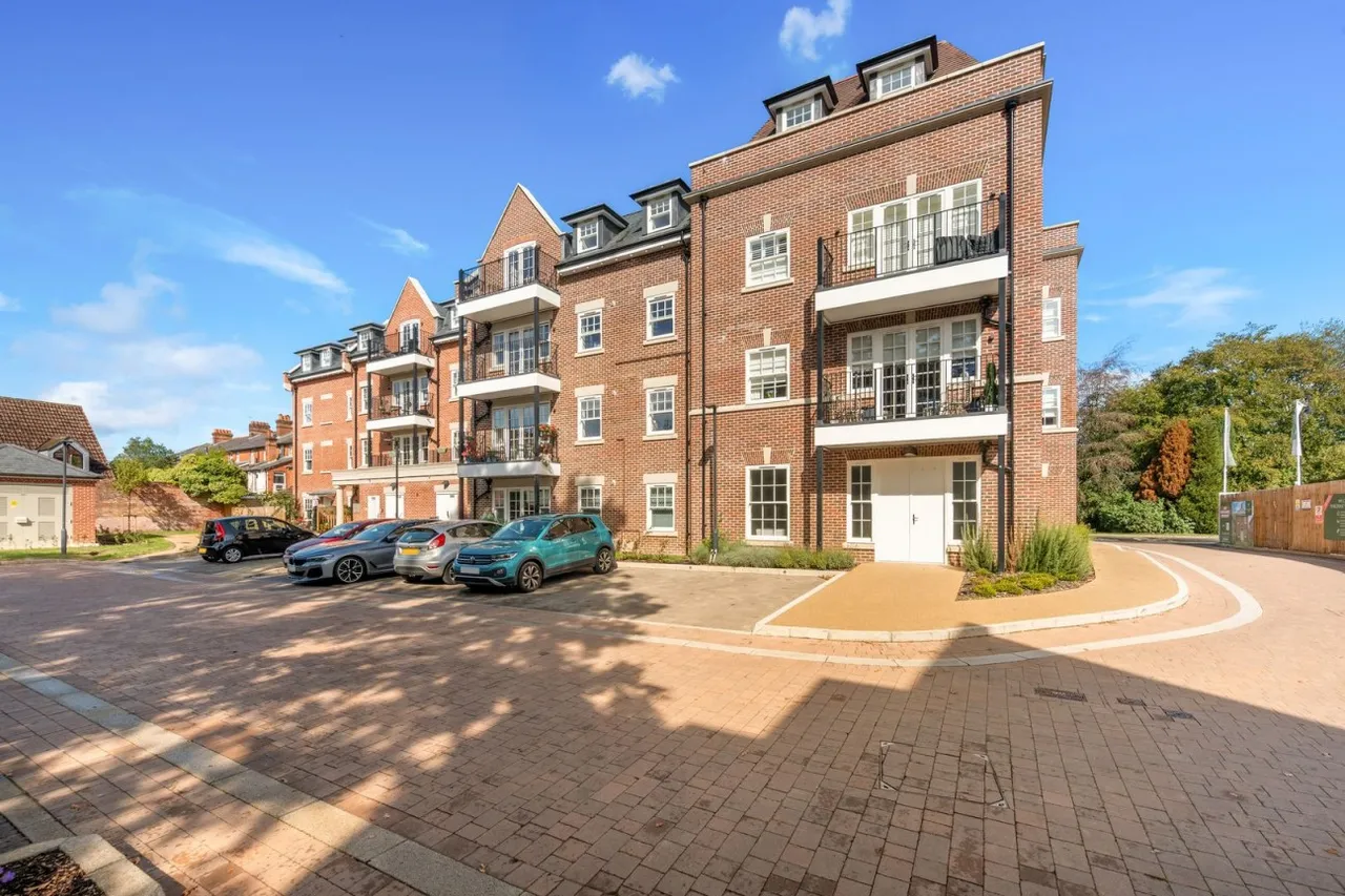Lyndhurst, SO43, photo 17