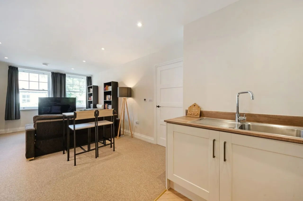 Lyndhurst, SO43, photo 10