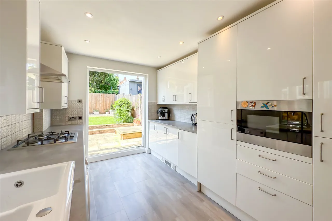Ladysmith Road, St. Albans, Hertfordshire, AL3 5PZ, photo 2