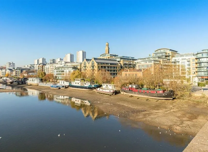 3 bed flat to rent — Kew Bridge Road, Brentford, TW8