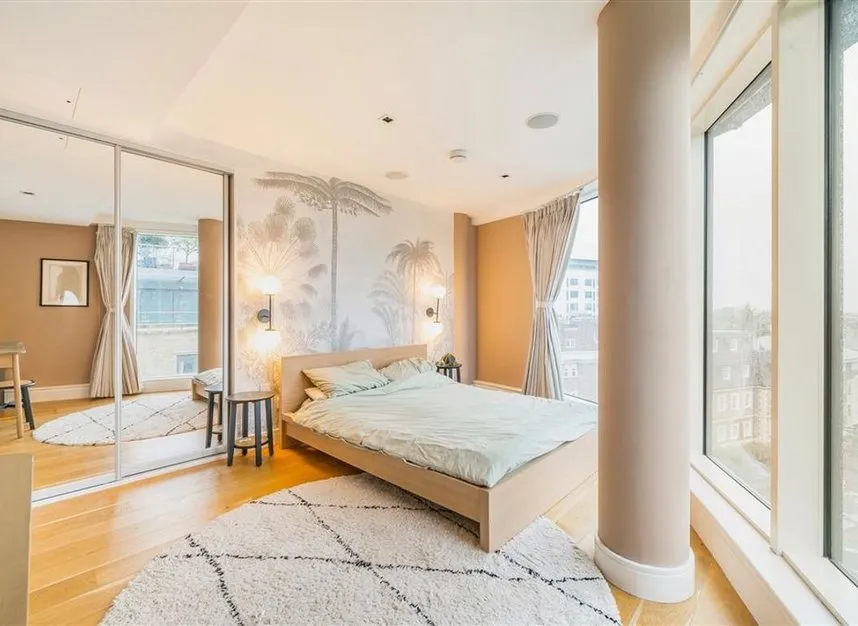 Kew Bridge Road, Brentford, TW8, photo 4