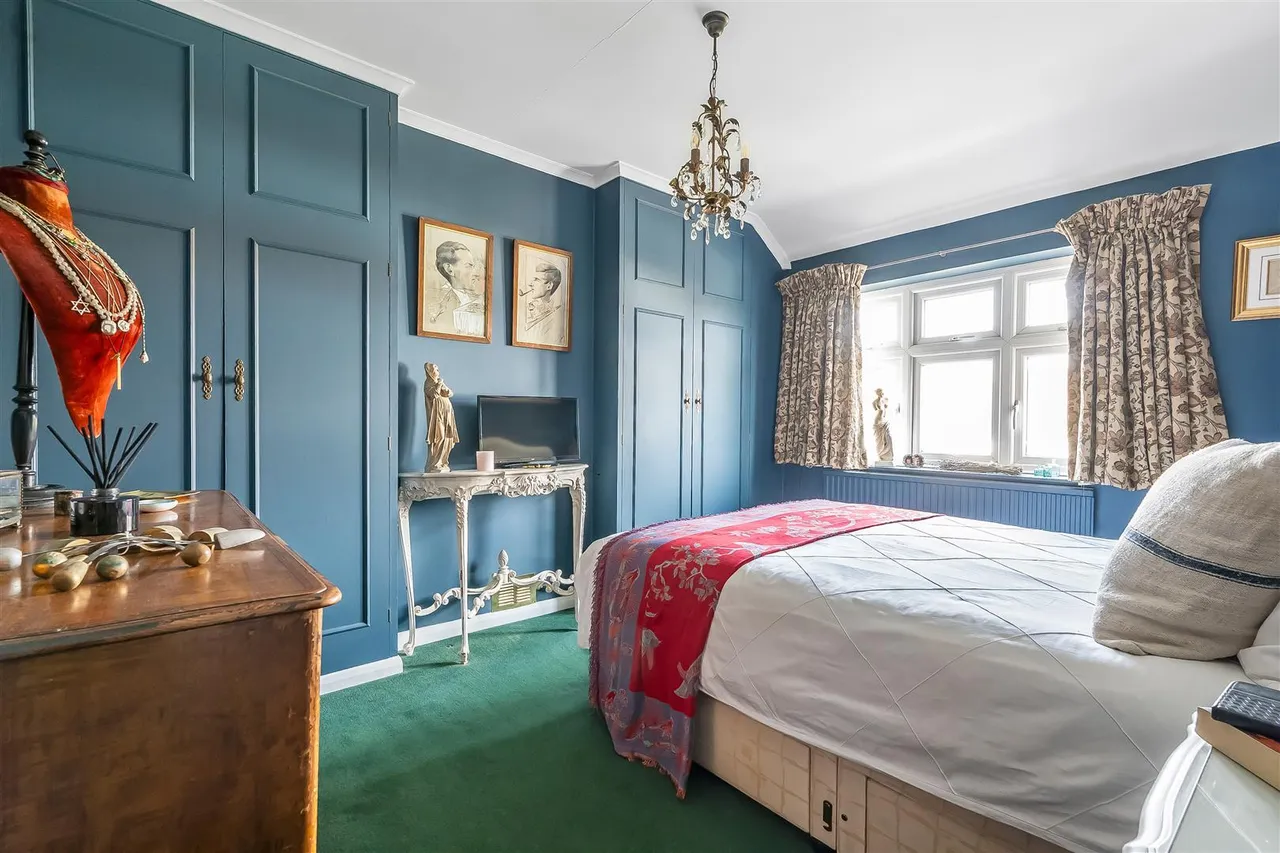 Lodge Road, Fetcham, KT22, photo 10