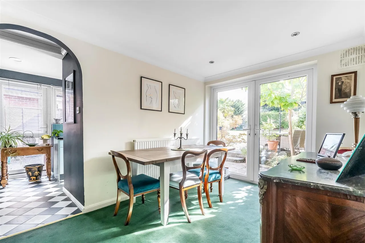 Lodge Road, Fetcham, KT22, photo 5