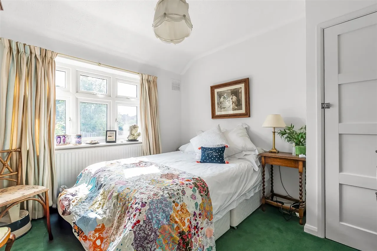 Lodge Road, Fetcham, KT22, photo 12