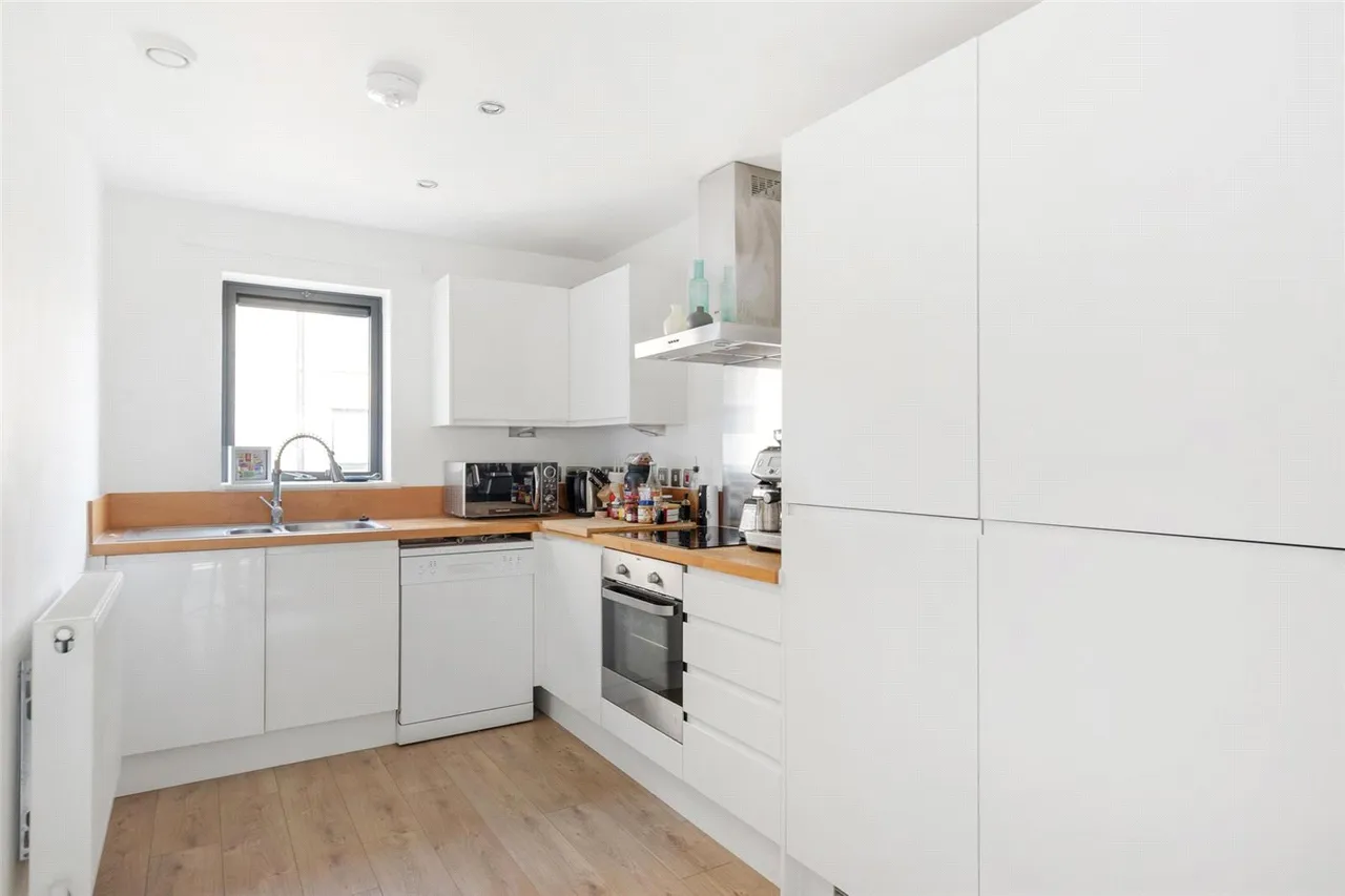 Bourbon Road, London, SW9, photo 12