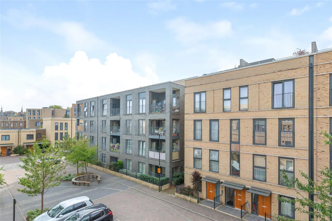 Bourbon Road, London, SW9, photo 13