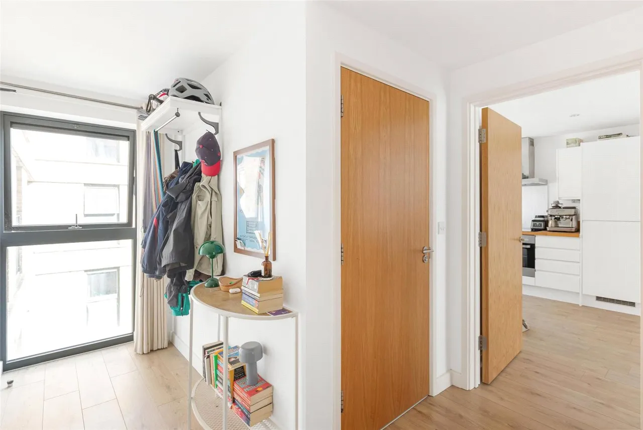 Bourbon Road, London, SW9, photo 8