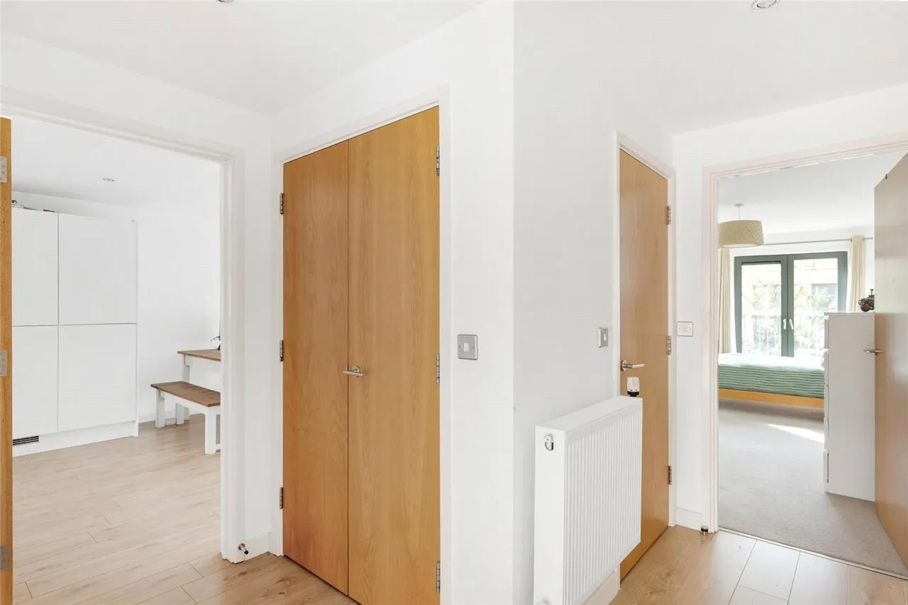 Bourbon Road, London, SW9, photo 11