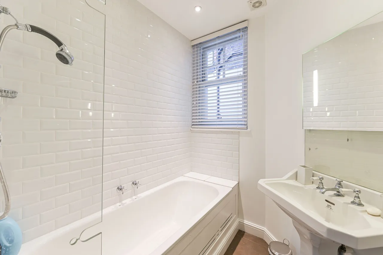 Flat 4, Cadogan Court Gardens, 1 D'Oyley Street, London, photo 12