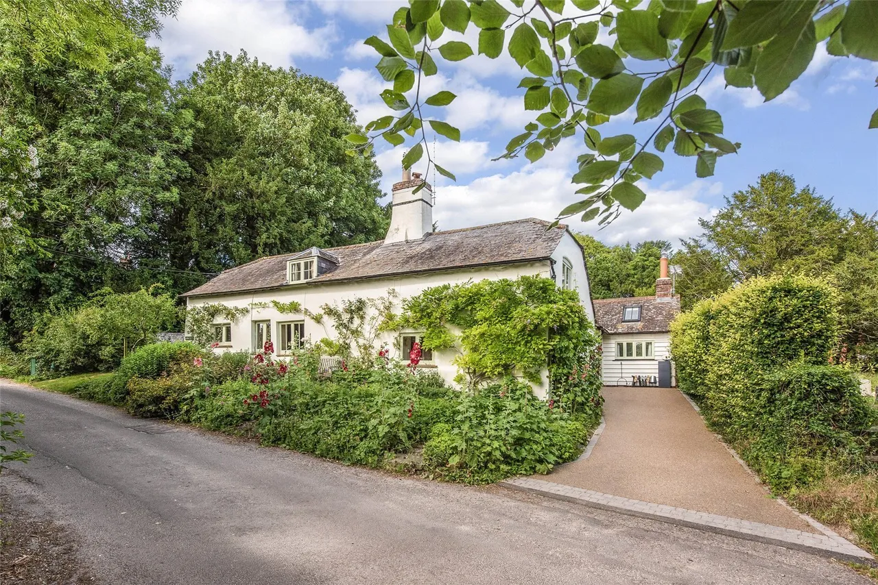 Cobbersfield, East Marden, PO18, photo 2
