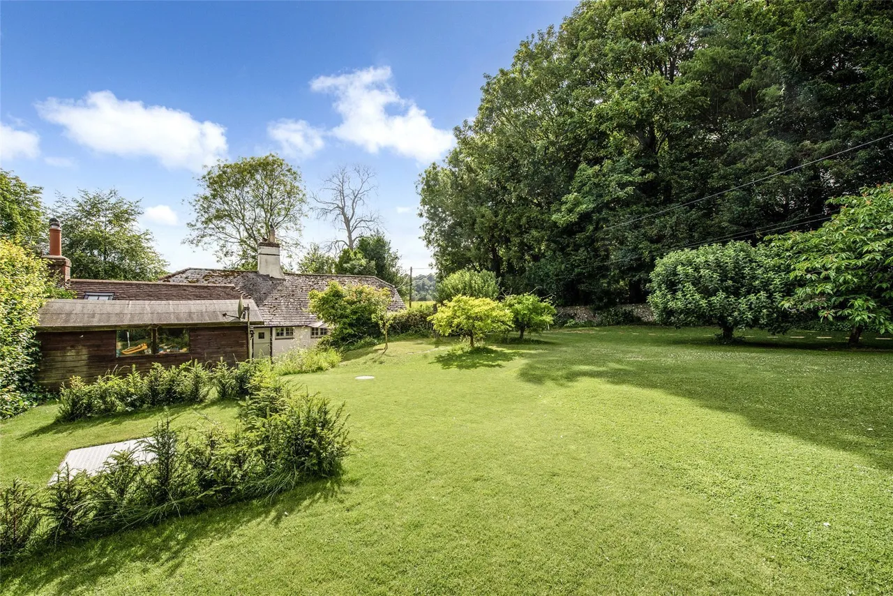 Cobbersfield, East Marden, PO18, photo 15