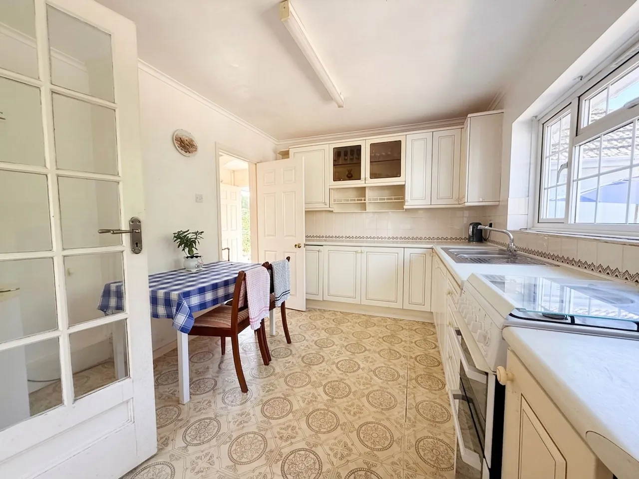 Tredova Crescent, Falmouth, TR11, photo 9