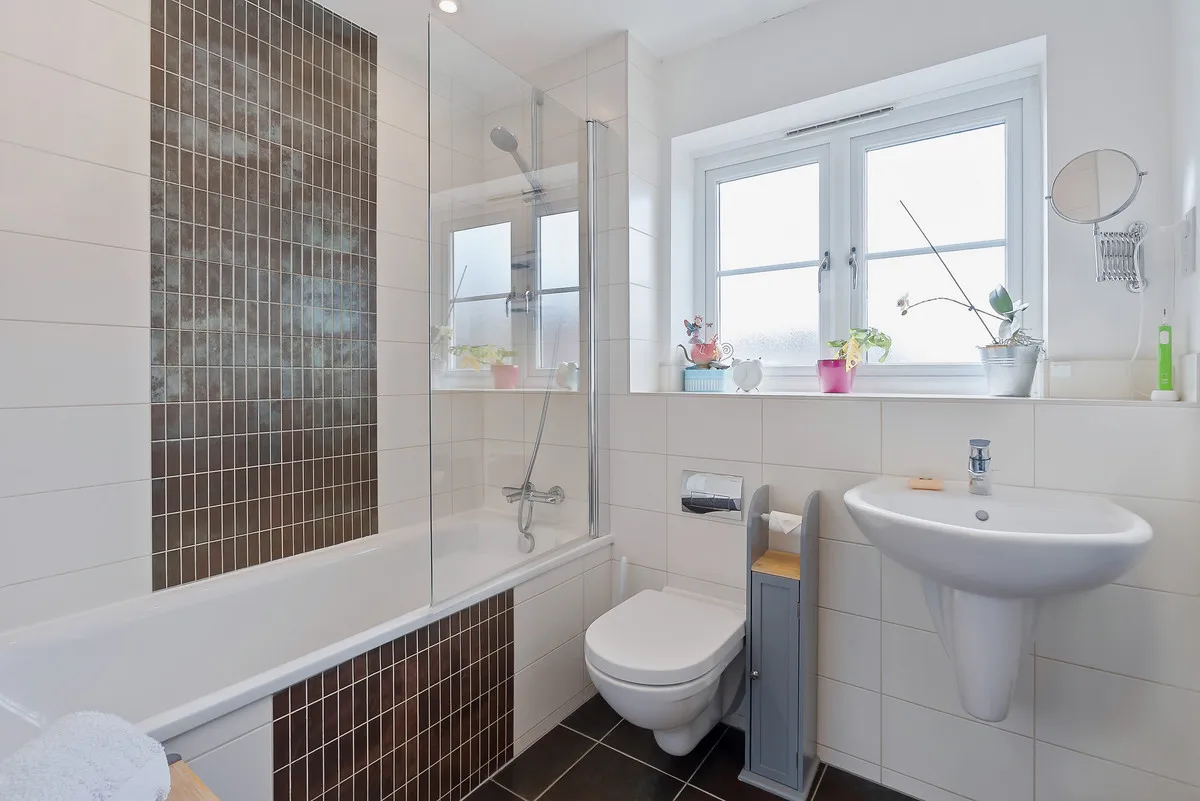 Ambleside Avenue, Walton-on-thames, KT12, photo 12