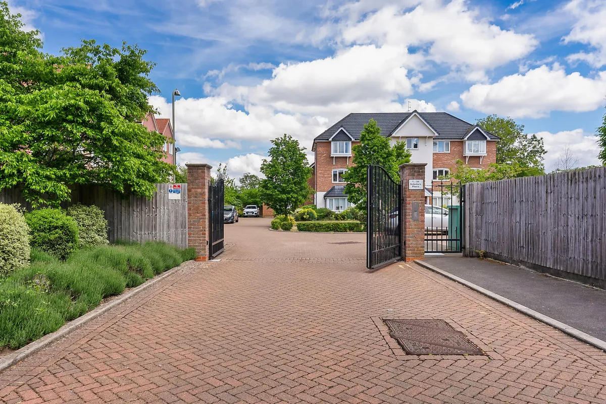 Ambleside Avenue, Walton-on-thames, KT12, photo 7
