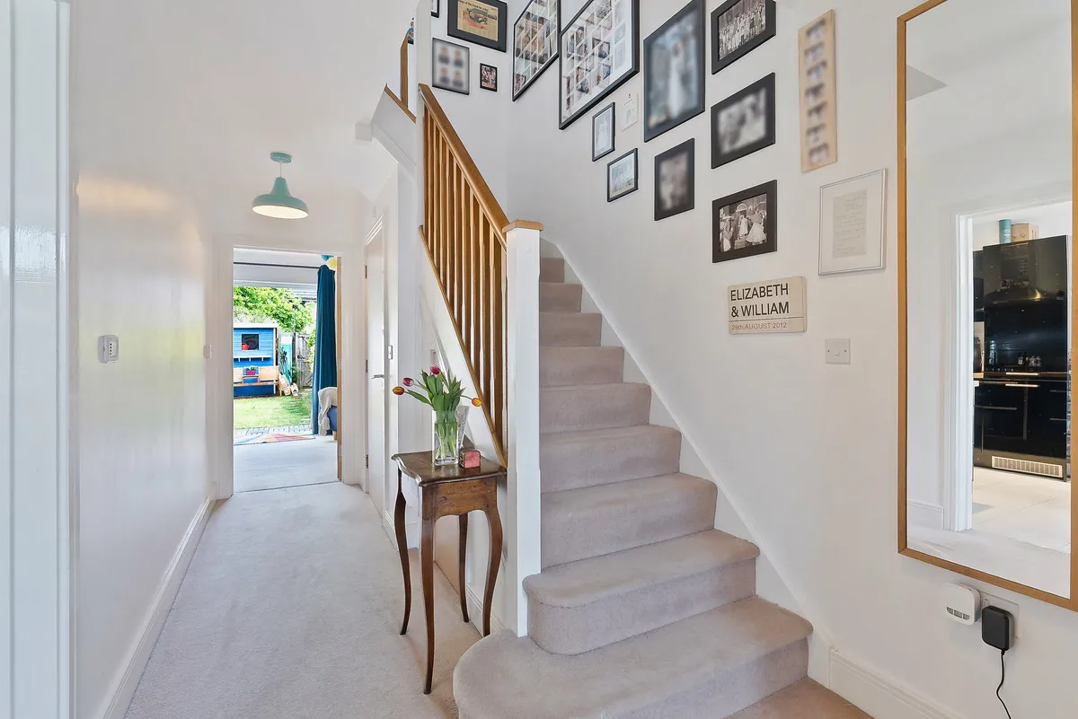 Ambleside Avenue, Walton-on-thames, KT12, photo 11