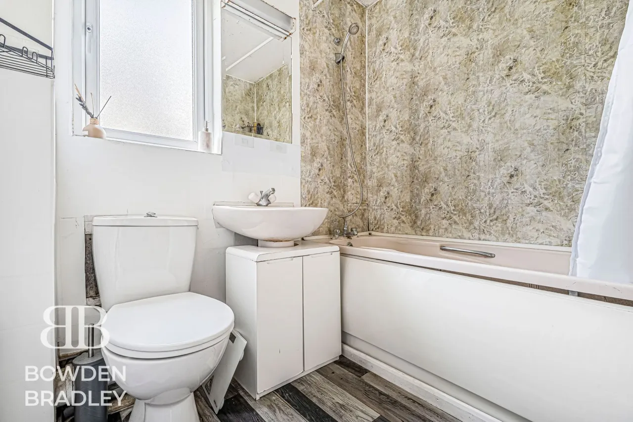 Torbitt Way, Newbury Park, IG2, photo 12