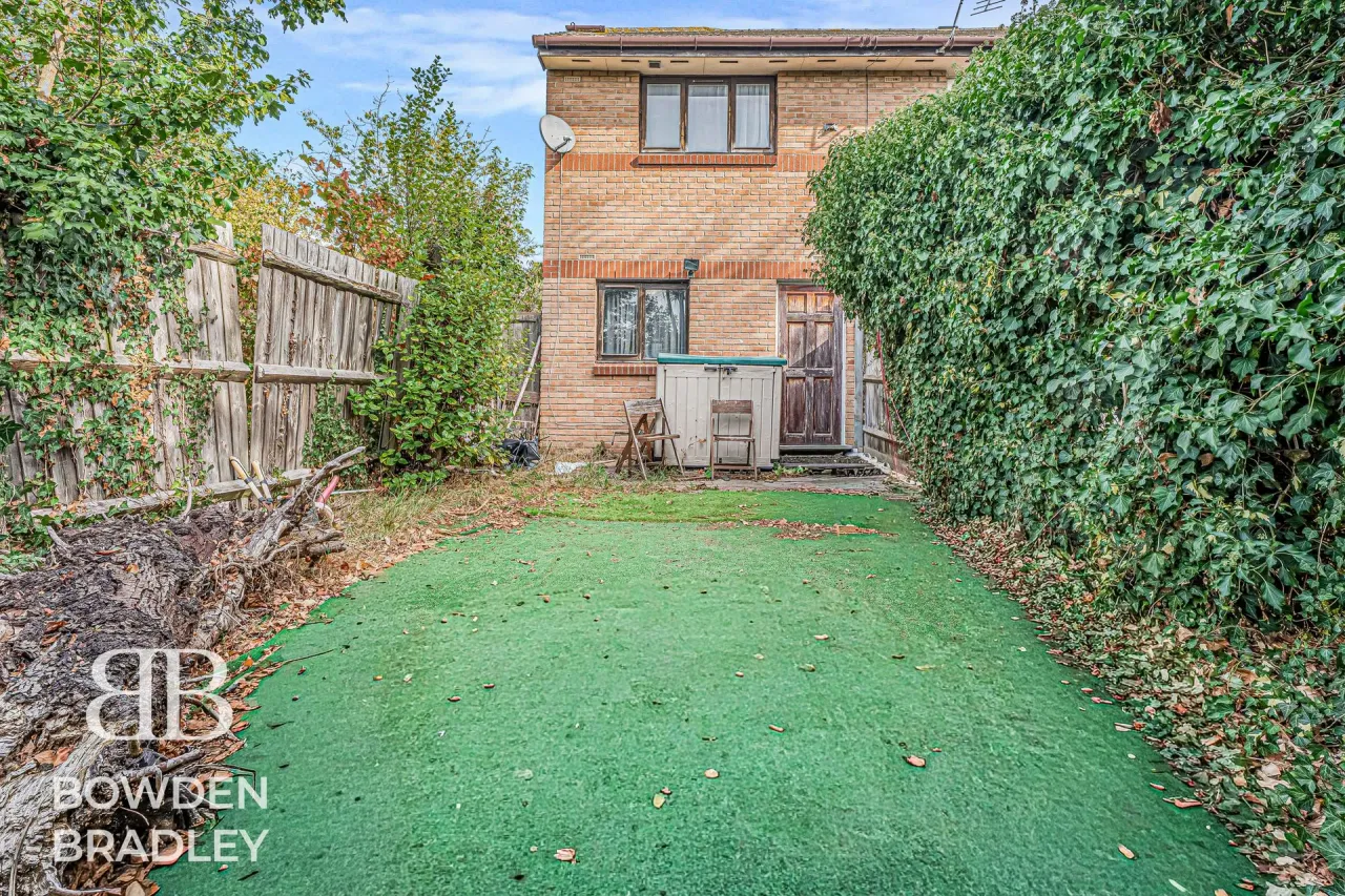 Torbitt Way, Newbury Park, IG2, photo 16
