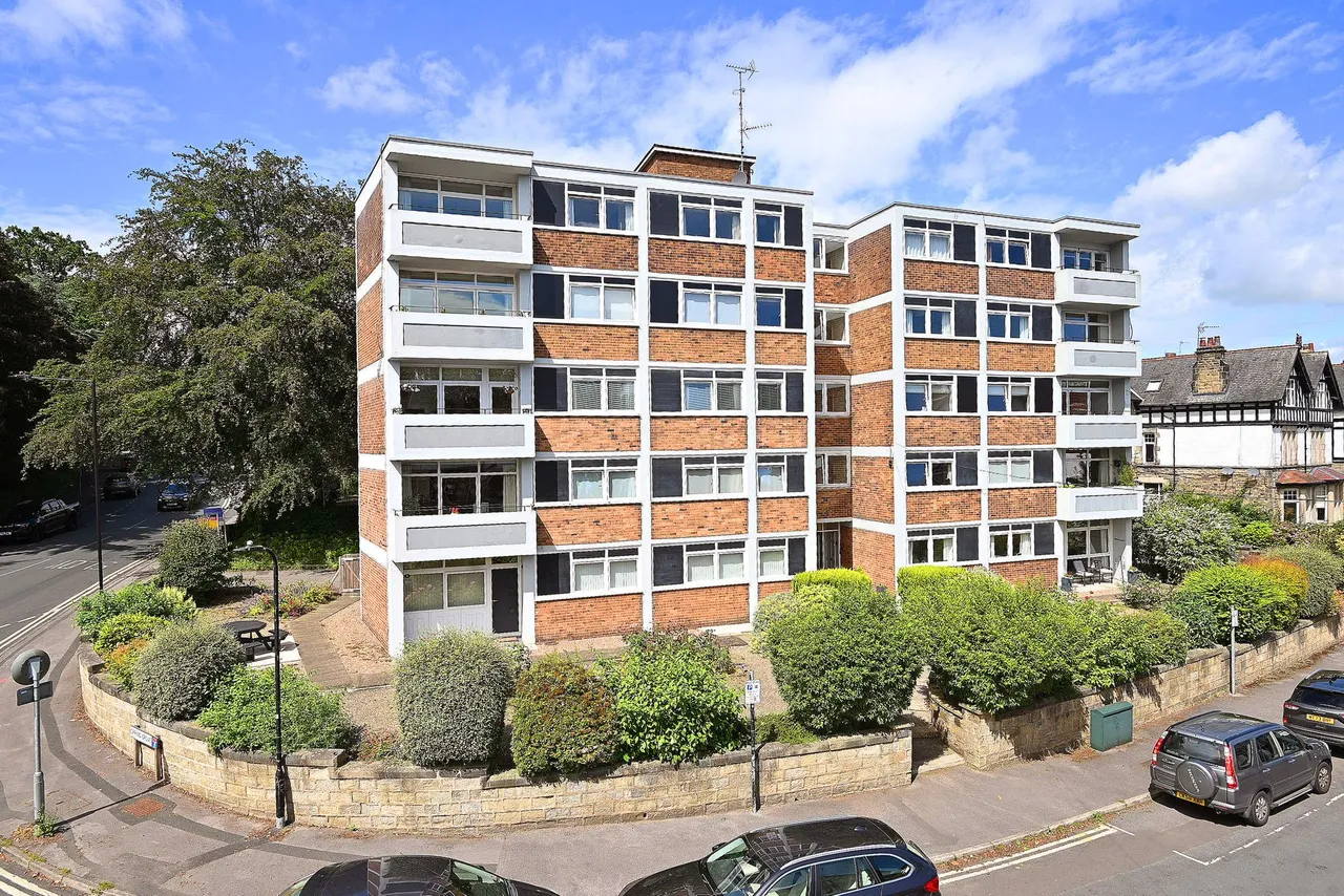 2 bed flat for sale, Spring Grove, Harrogate, HG1