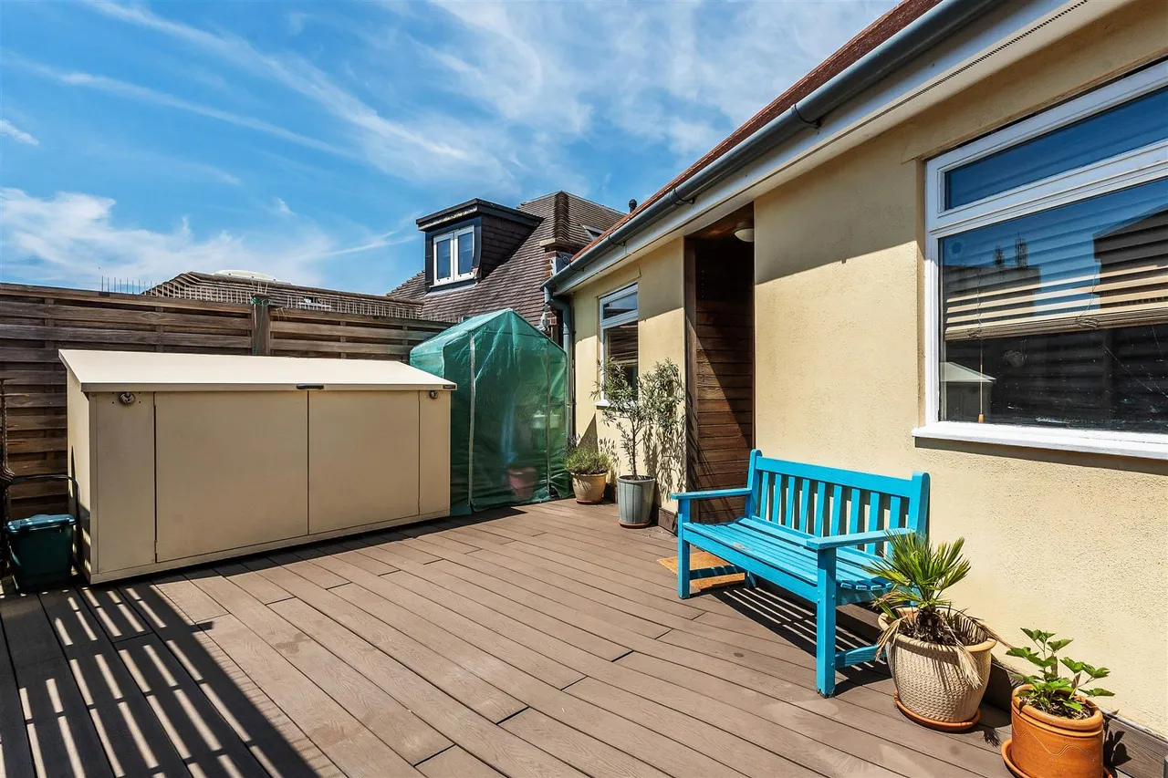 Elm Road, Leatherhead, KT22, photo 4