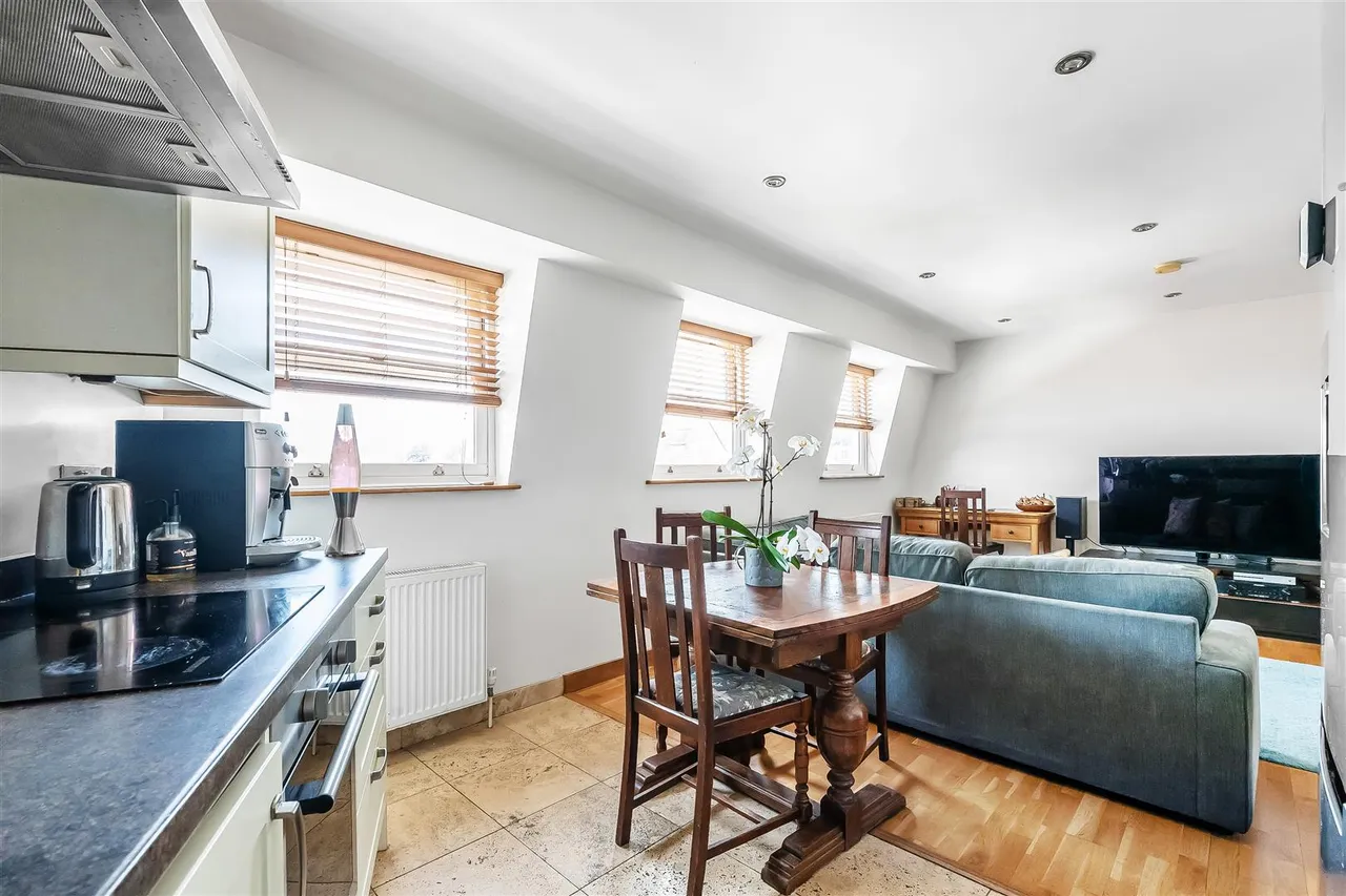 Elm Road, Leatherhead, KT22, photo 10