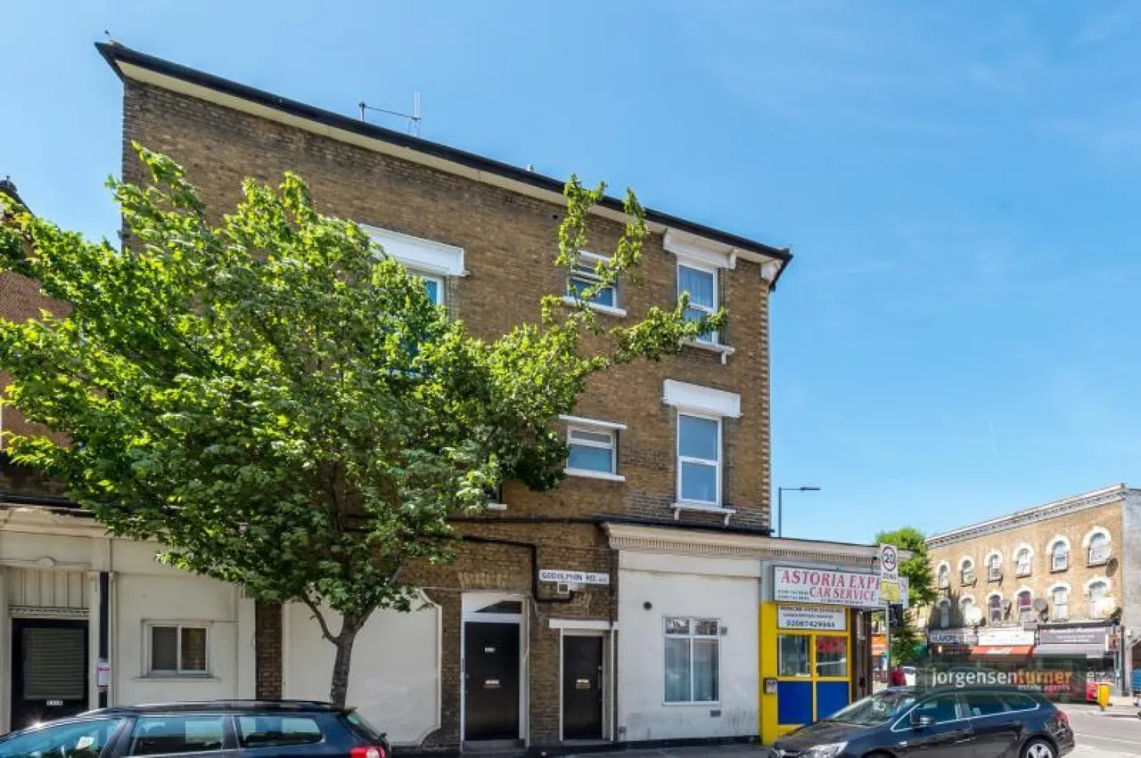 Uxbridge Road, Shepherds bush, W12, photo 11