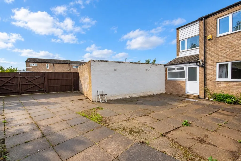Binbrook Walk, Corby, photo 12