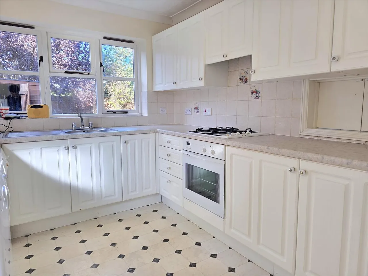 Selwood Close, Sturminster Newton, DT10, photo 3