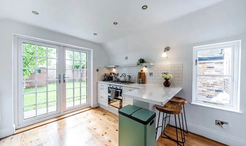 Victoria Place, Epsom, KT17, photo 4
