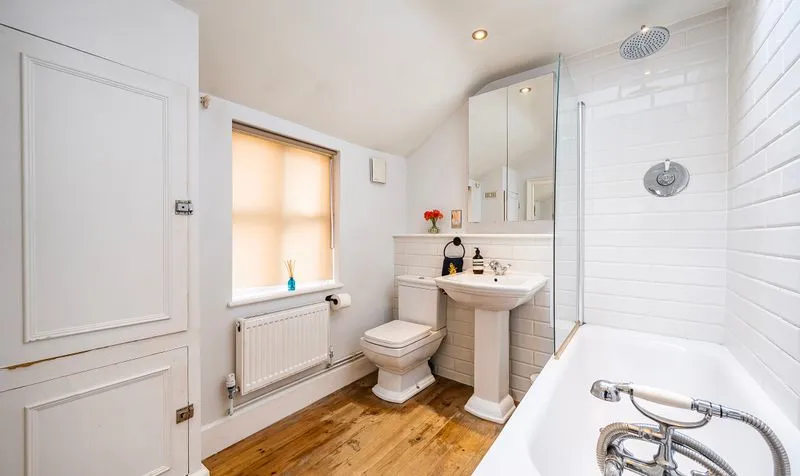 Victoria Place, Epsom, KT17, photo 12