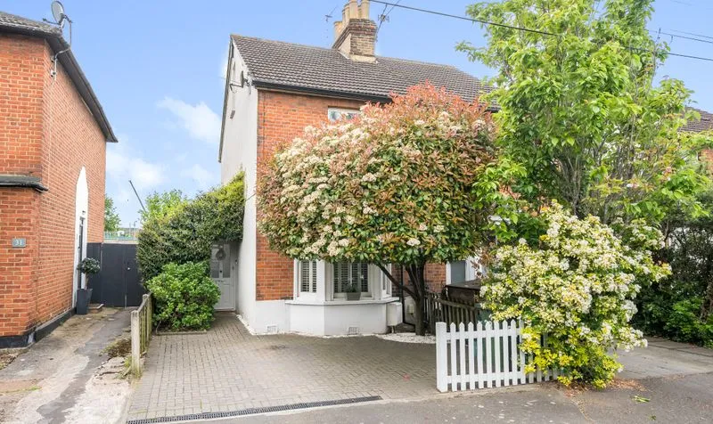 3 bed house for sale — Victoria Place, Epsom, KT17