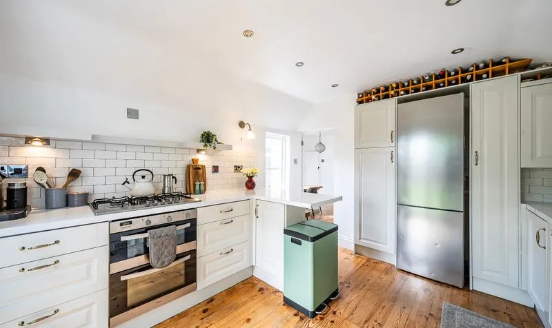 Victoria Place, Epsom, KT17, photo 8