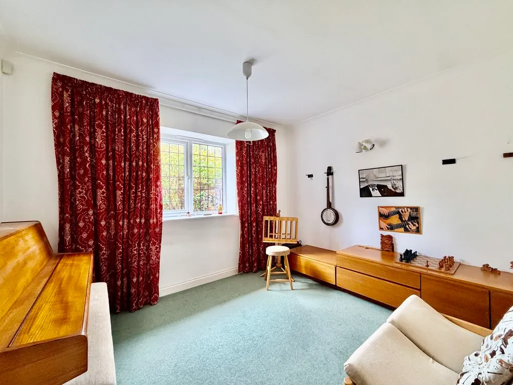 Woodlane Gardens, Flackwell Heath, HP10, photo 7
