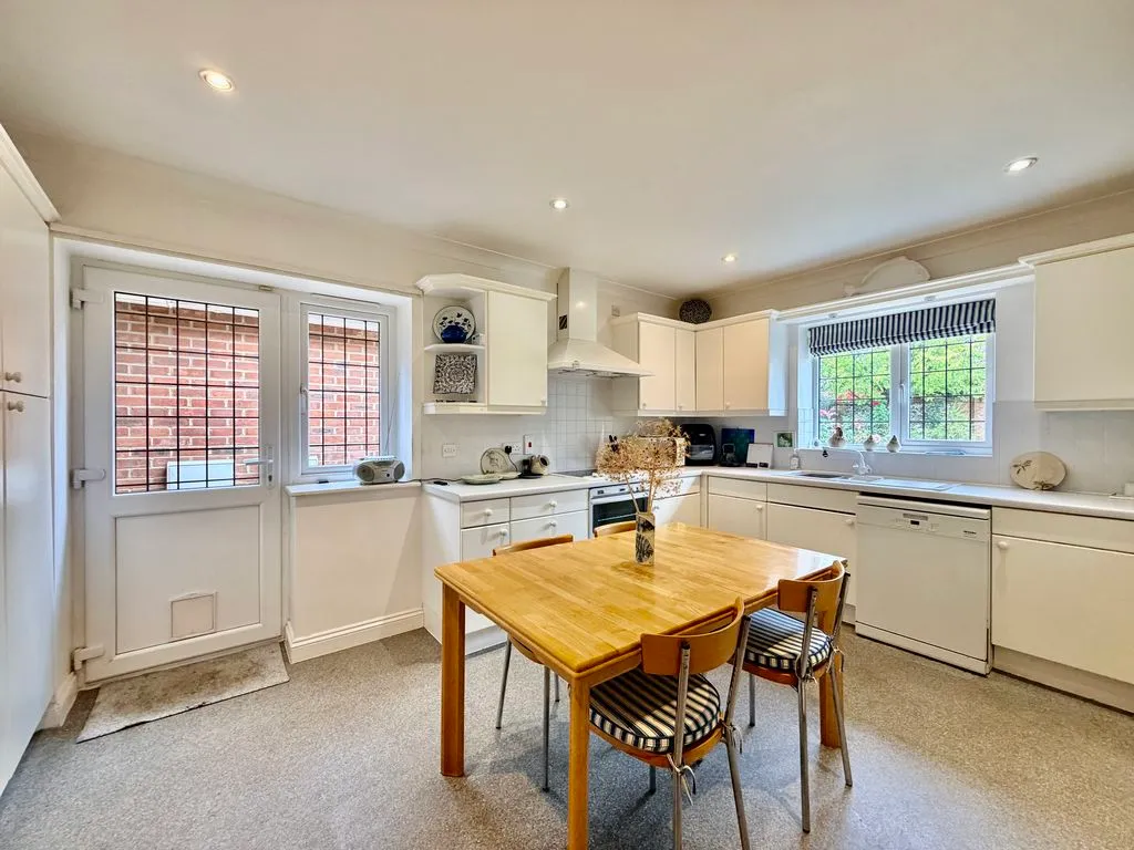 Woodlane Gardens, Flackwell Heath, HP10, photo 6