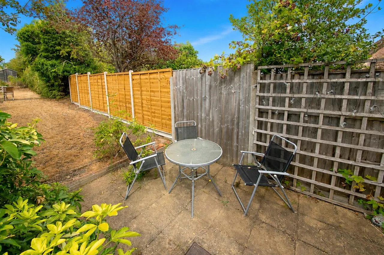 Connaught Road, Aldershot, photo 8