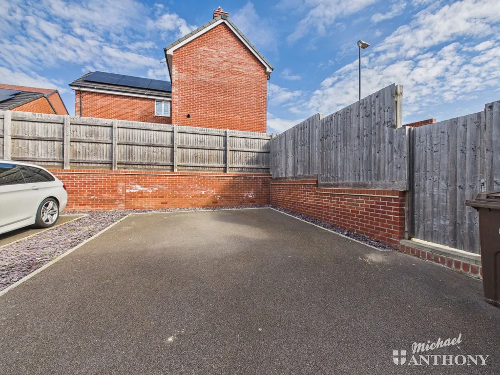 Martlet Way, Aylesbury, HP18 0WE, photo 14