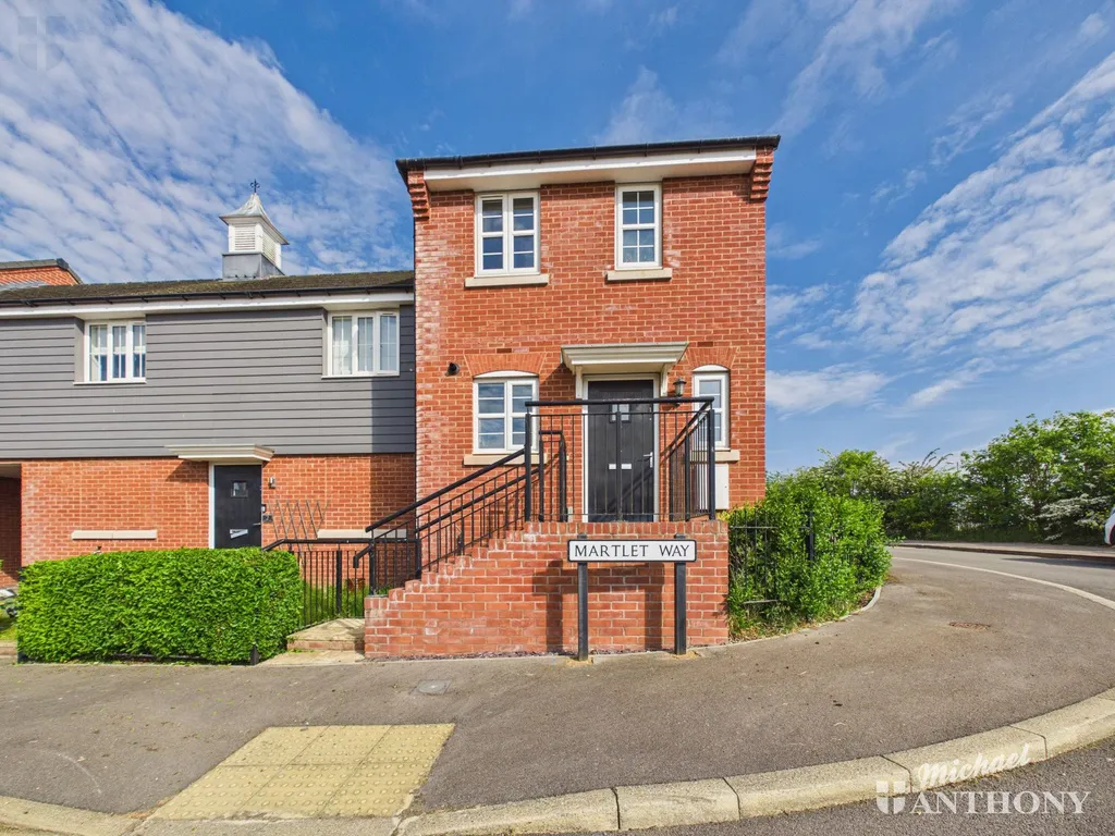 2 bed house for sale — Martlet Way, Aylesbury, HP18 0WE